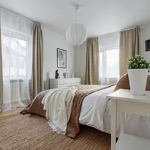 Budget Comfort On Trendy Soedermalm, Construction Work Apartamento